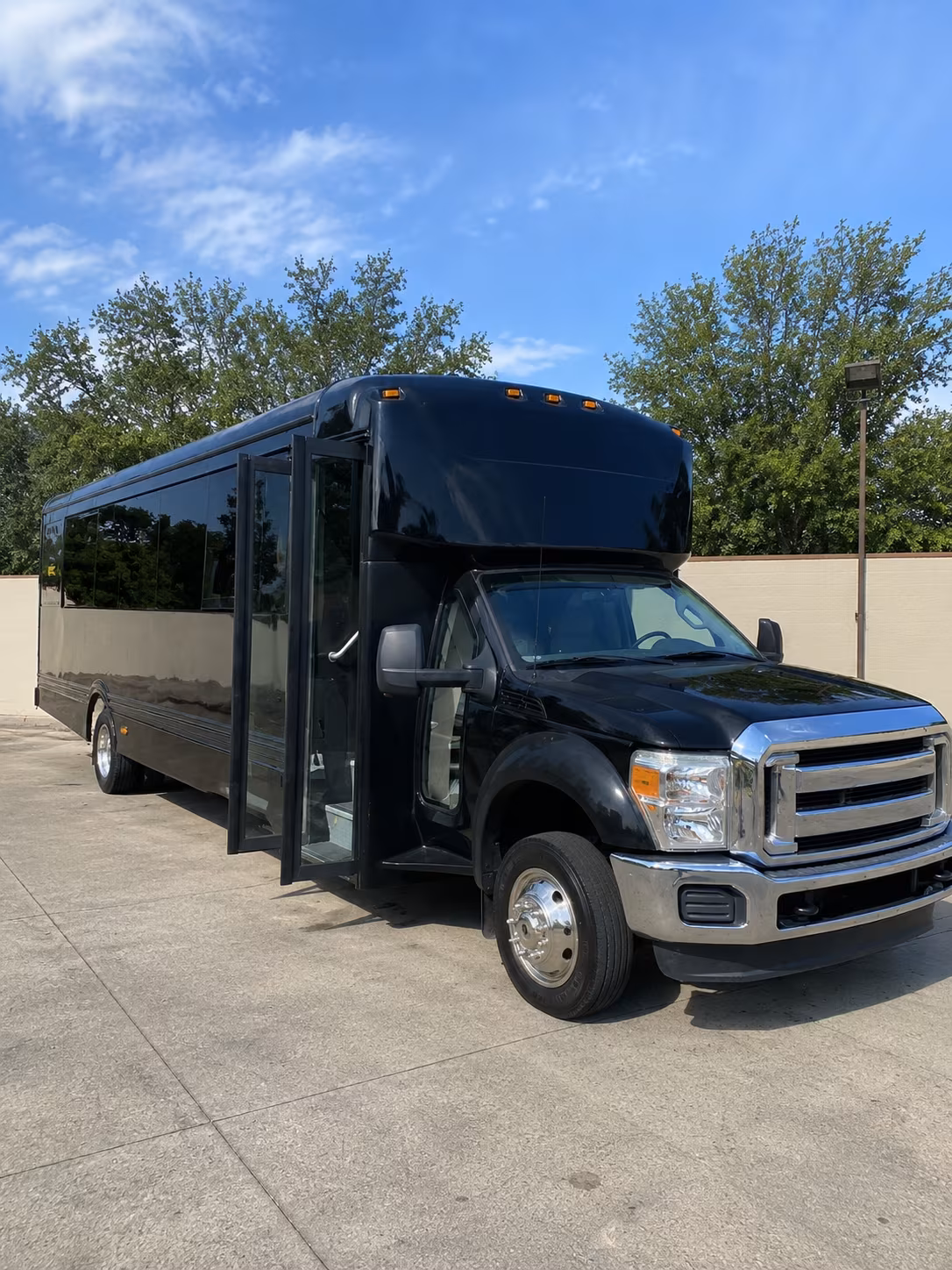 burbank 20 passenger party bus