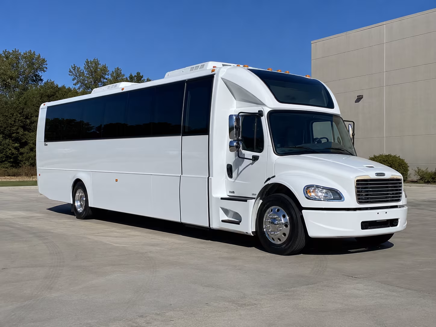 burbank 28 passenger party bus