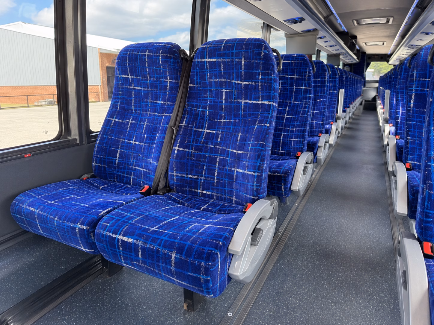 buses to temecula wine country from burbank