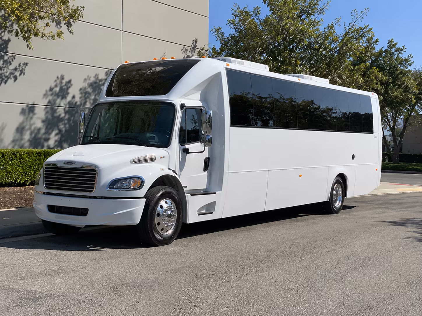 universal studios hollywood group party bus rental